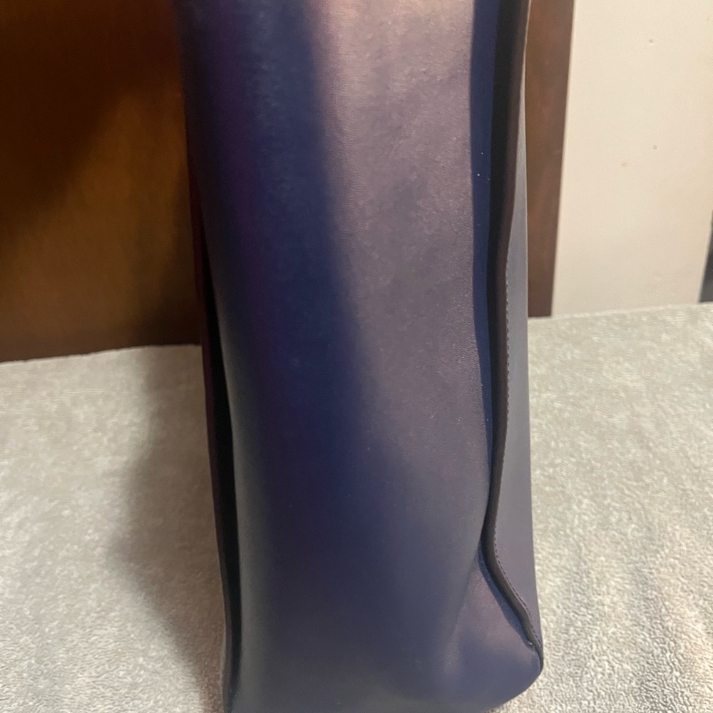 Kate Spade Blue Structured Tote with Sleek Design - Picture 6 of 13